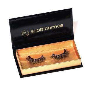 Professional Eyelash Extensions by Scott Barnes